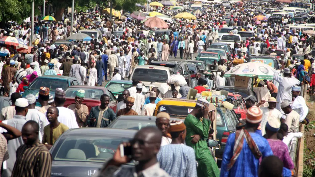 Nigerians-crowd-population-1024x576