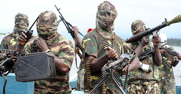 gunmen-nigeria-e1422457829891