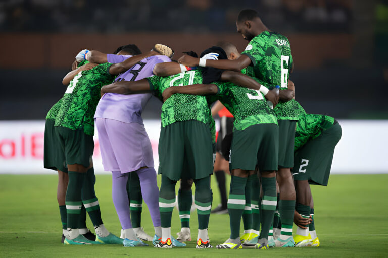 Super-Eagles-AFCON-2023-huddle-Cameroon